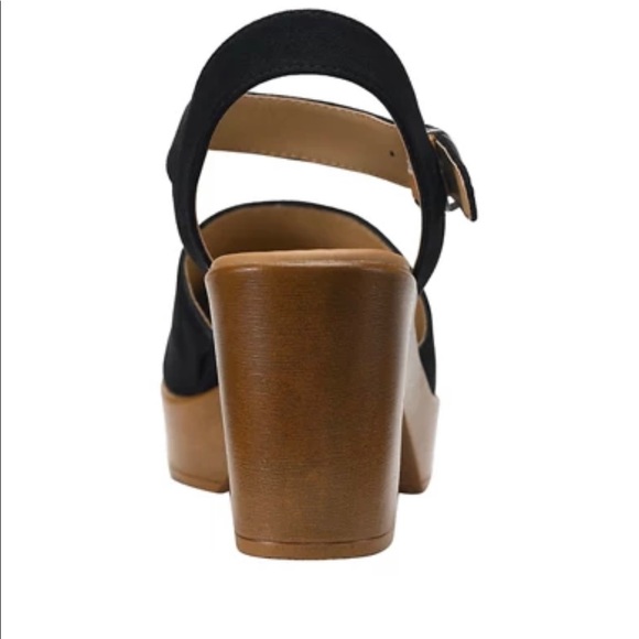 *** Only Size 8.5 *** Mules -Closed Toe Platforms - Picture 3 of 6